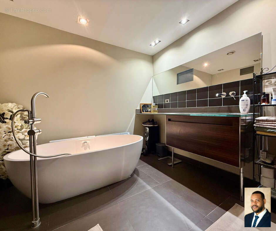 Appartement à PARIS-11E