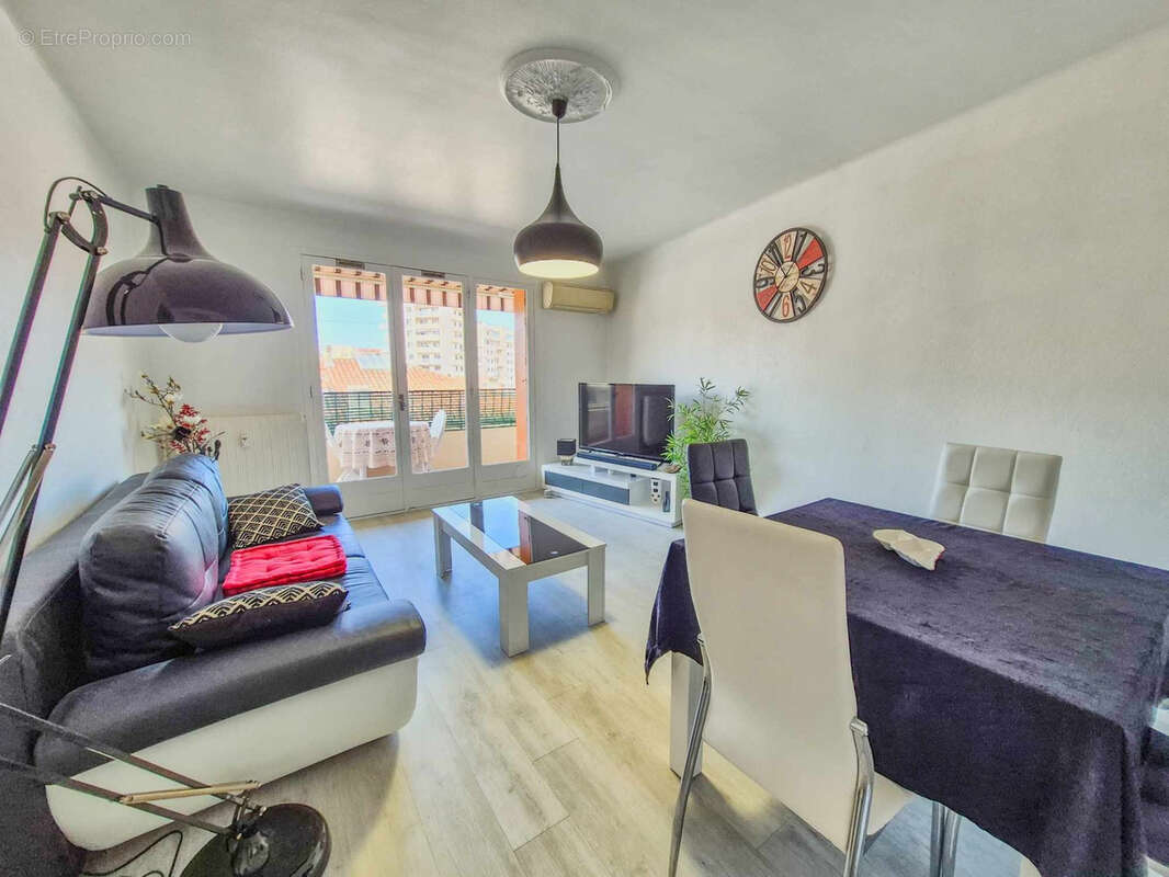 Appartement en dernier étage avec vue dégagée - Toulon - photo 3