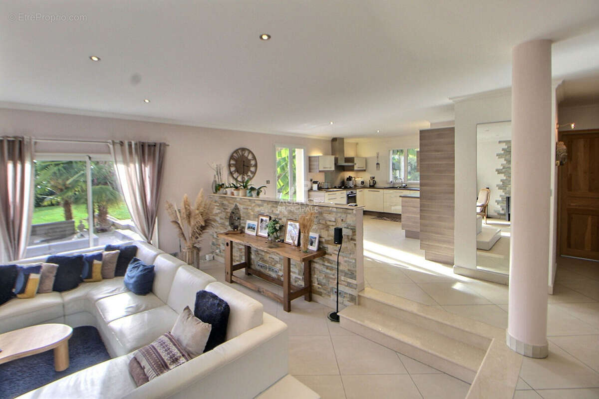 Maison à VAUX-SUR-SEINE