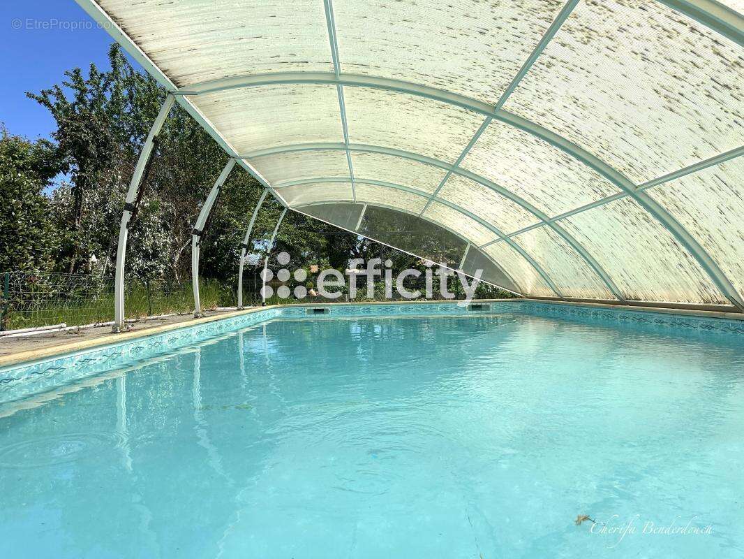 Maison à SAINT-CAPRAIS-DE-BORDEAUX