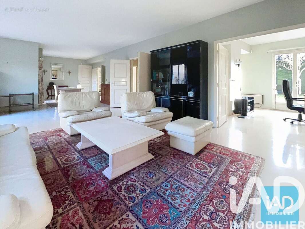 Photo 5 - Maison à LOUVECIENNES