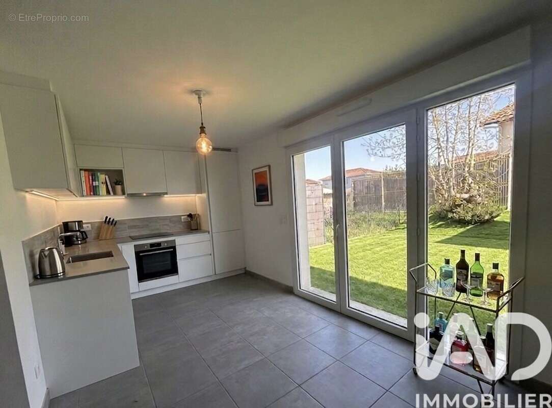 Maison 67 m² à Bassens  - photo 3
