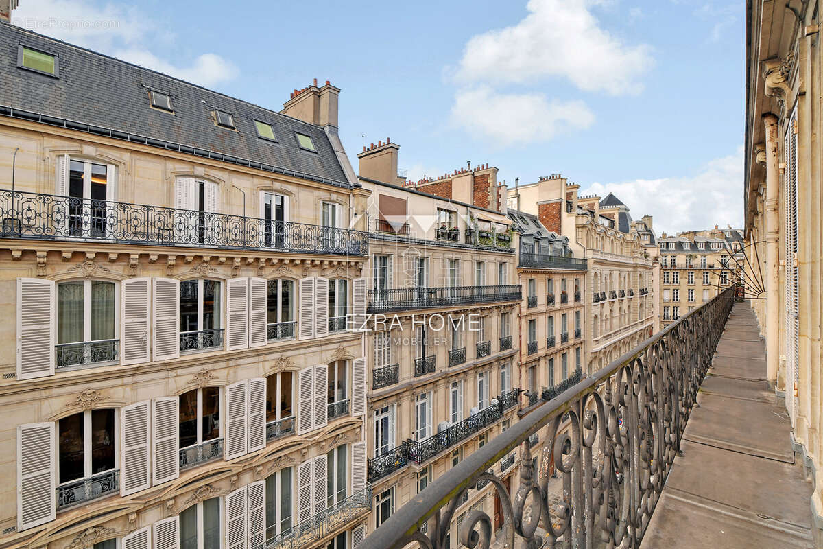 Appartement à PARIS-8E