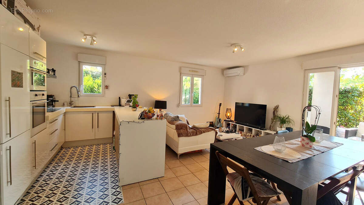 Appartement à VILLENEUVE-LES-AVIGNON