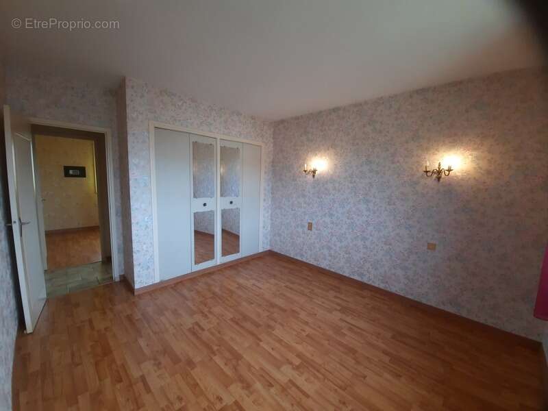 Maison à SAINT-JUERY