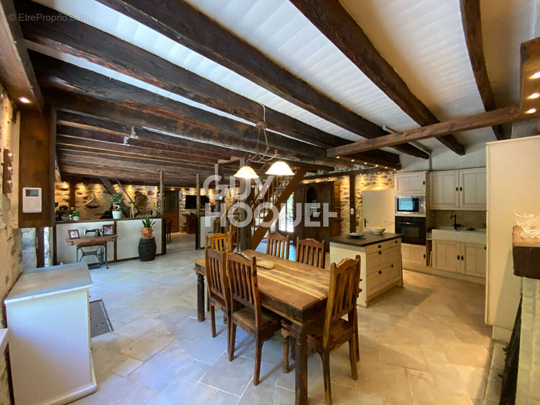 Maison 240 m² à Mont-Dol  - photo 2