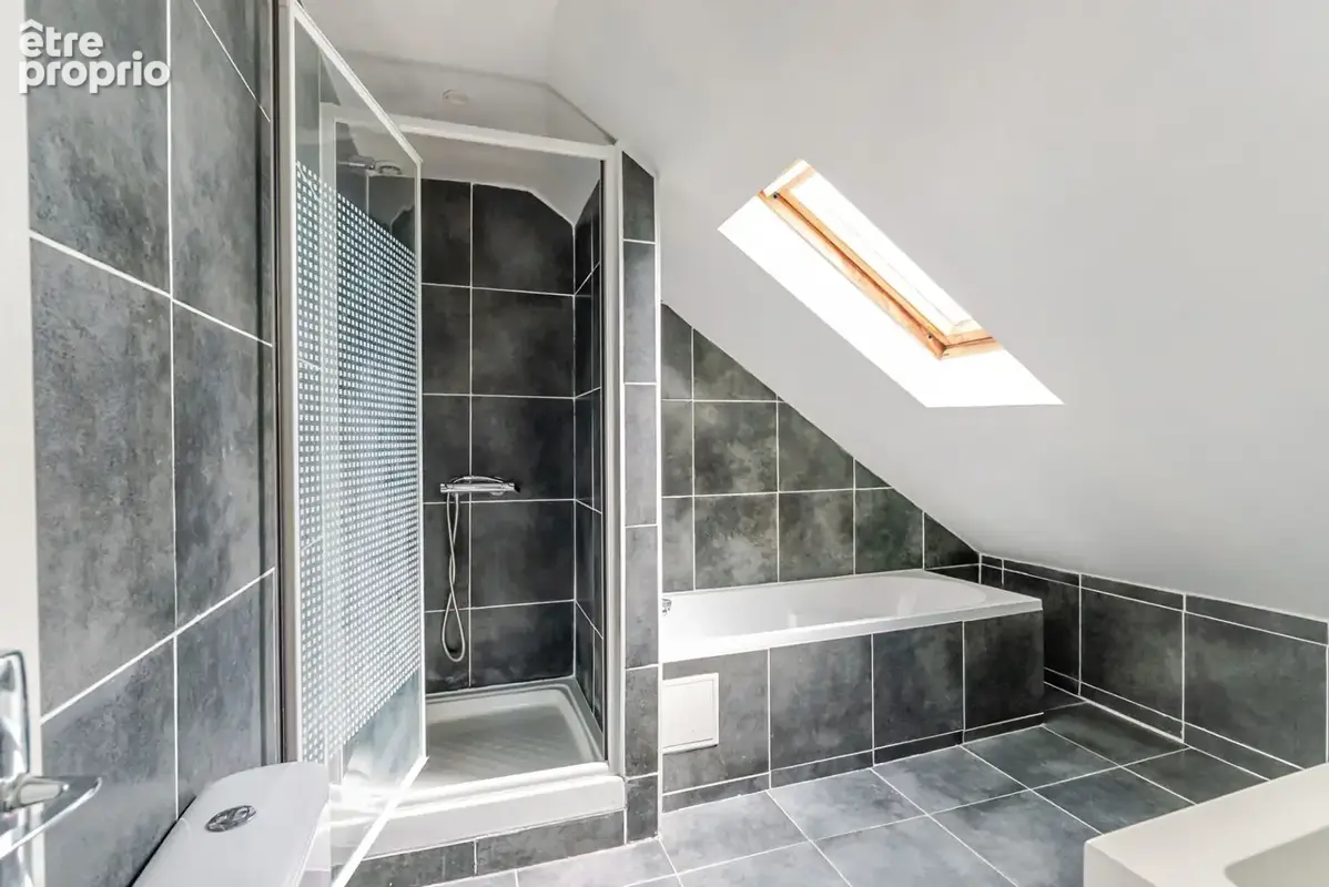 Studio - hyper centre ville - 40m2 au sol - photo 3