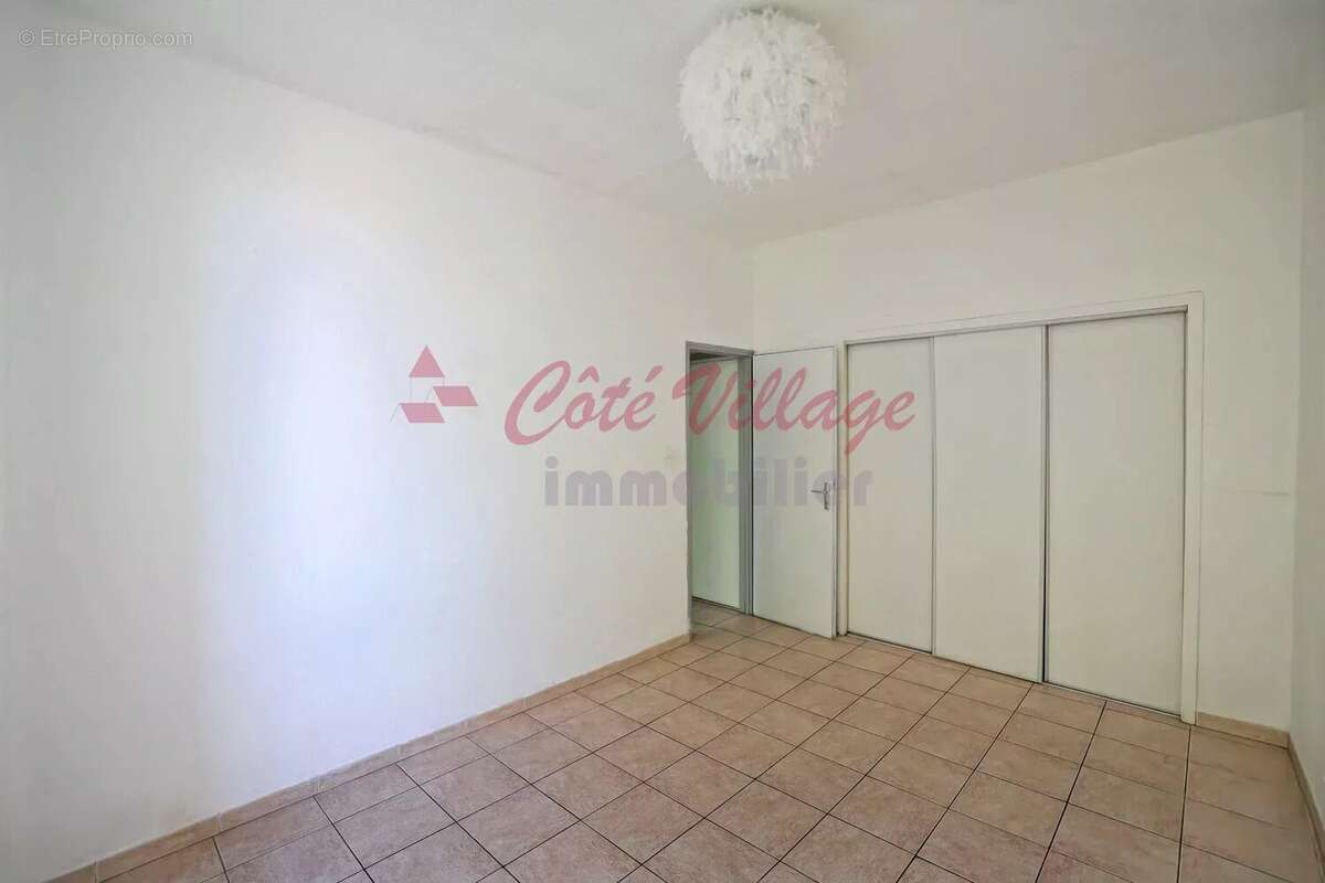 Appartement à COURSAN