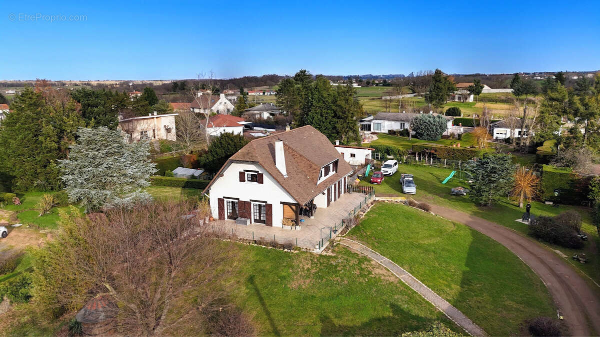 Maison à OUCHES