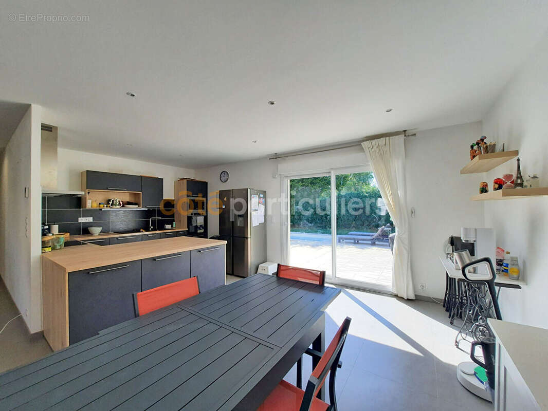 Maison de plain-pied de147 m² - 6 pièces - Crissey - photo 7