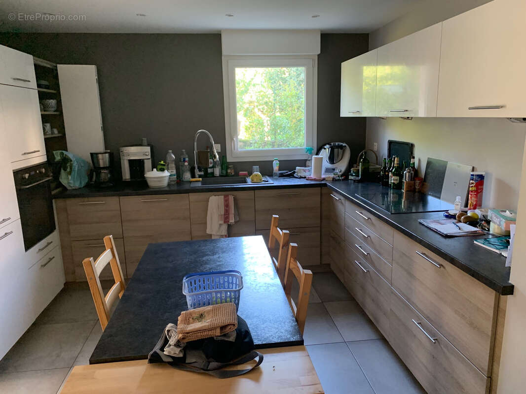 Appartement à CHARBONNIERES-LES-BAINS