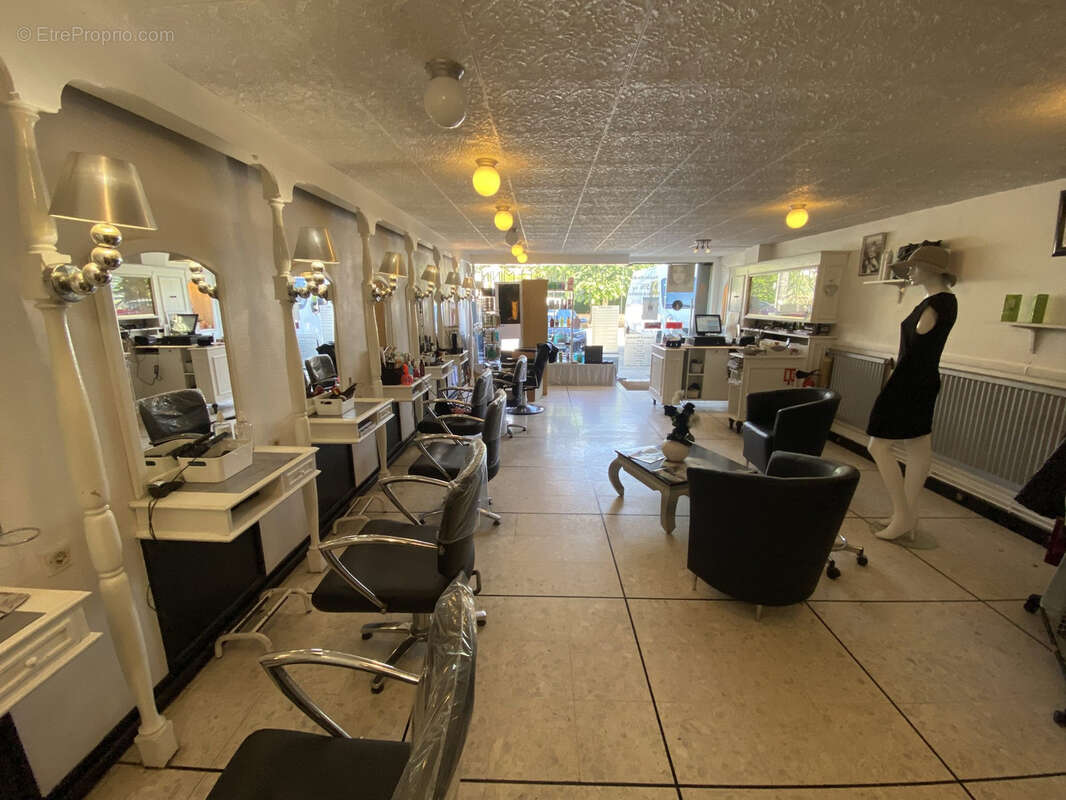 Commerce à PARAY-VIEILLE-POSTE