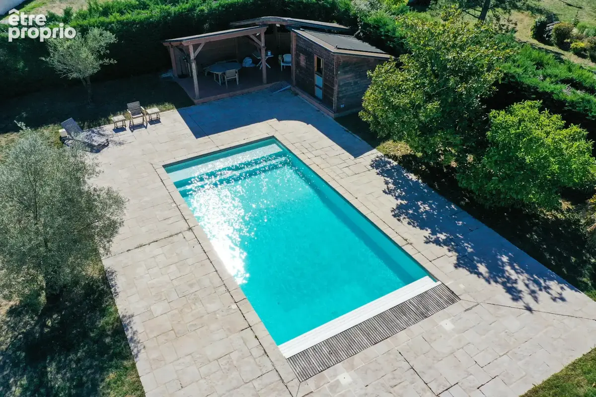 Proche commodités et calme pour cette maison climatisée avec piscine et s-sol complet - photo 15