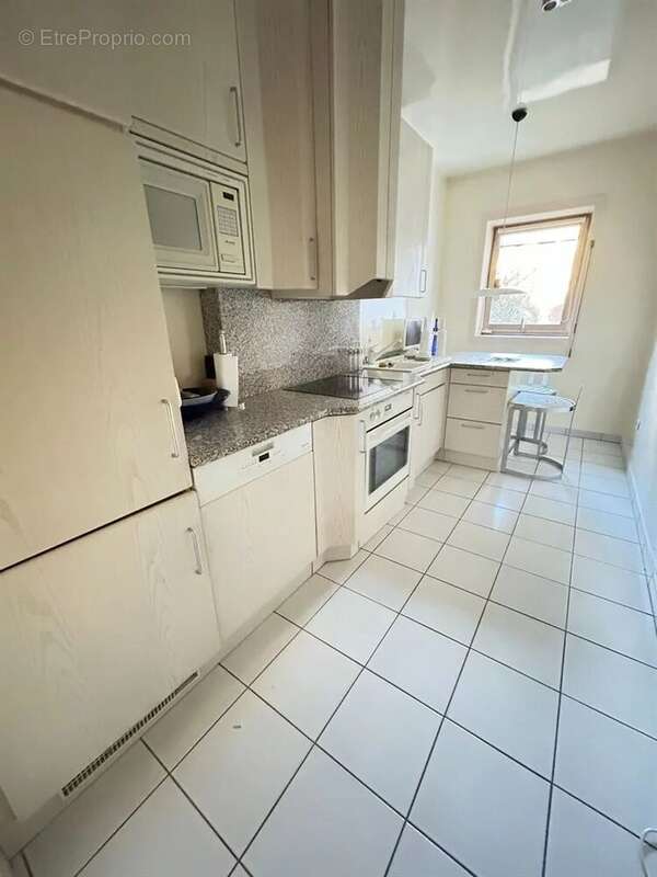 Appartement à NEUILLY-SUR-SEINE