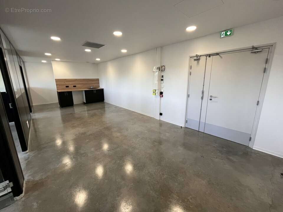 Commerce à CARBON-BLANC