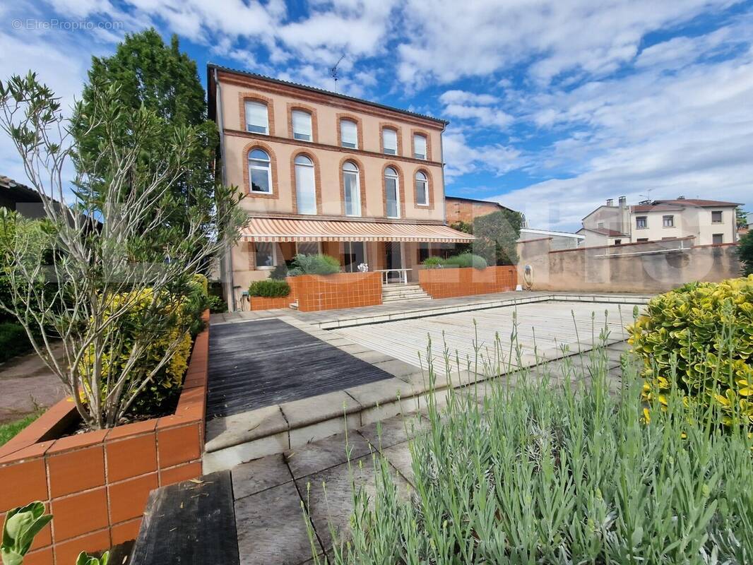 2 - Maison à CASTELSARRASIN