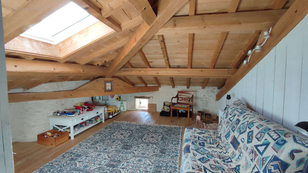 Maison à MONTAIGU-DE-QUERCY