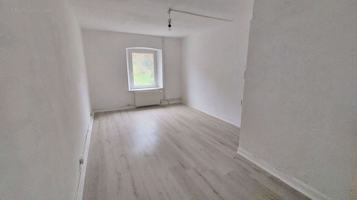 Appartement à PONT-DE-ROIDE