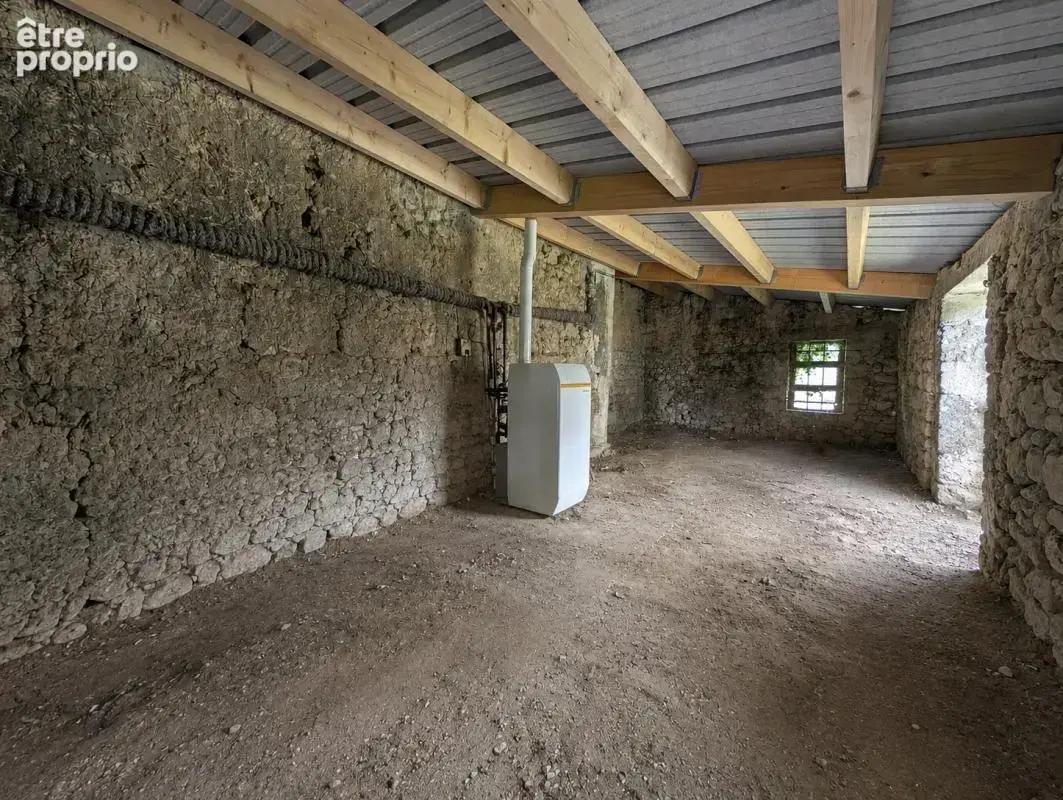 Maison à rénover 85m² avec jardin 465m² FARGUES ST HILAIRE 110 000€ - photo 3
