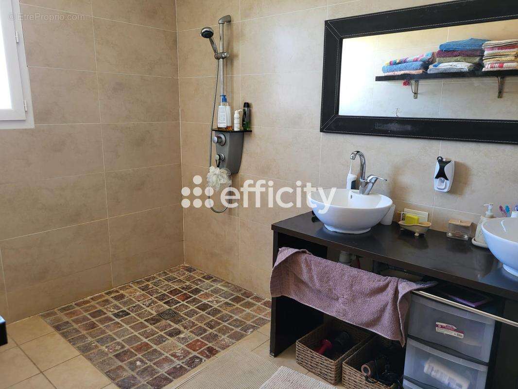 Maison 165 m² à Saint-Pargoire  - photo 12