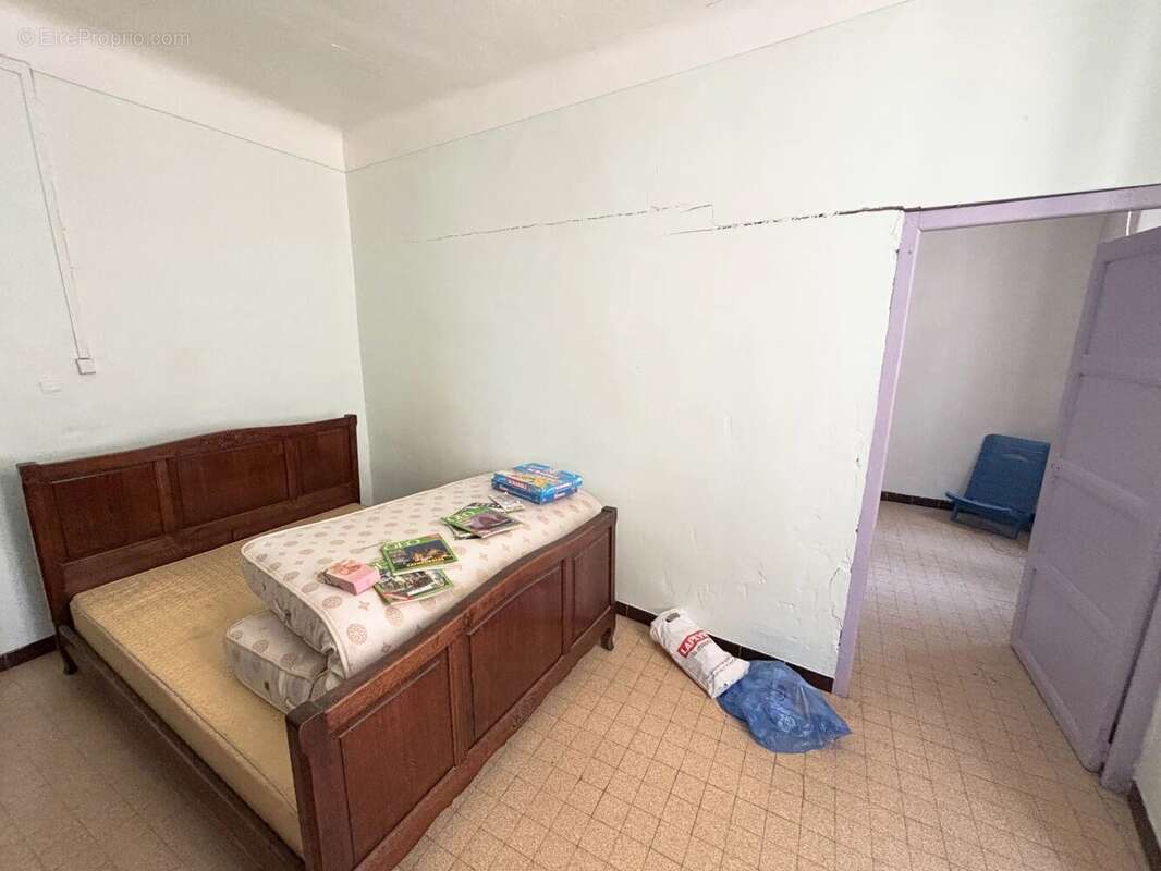 Appartement à PUGET-THENIERS