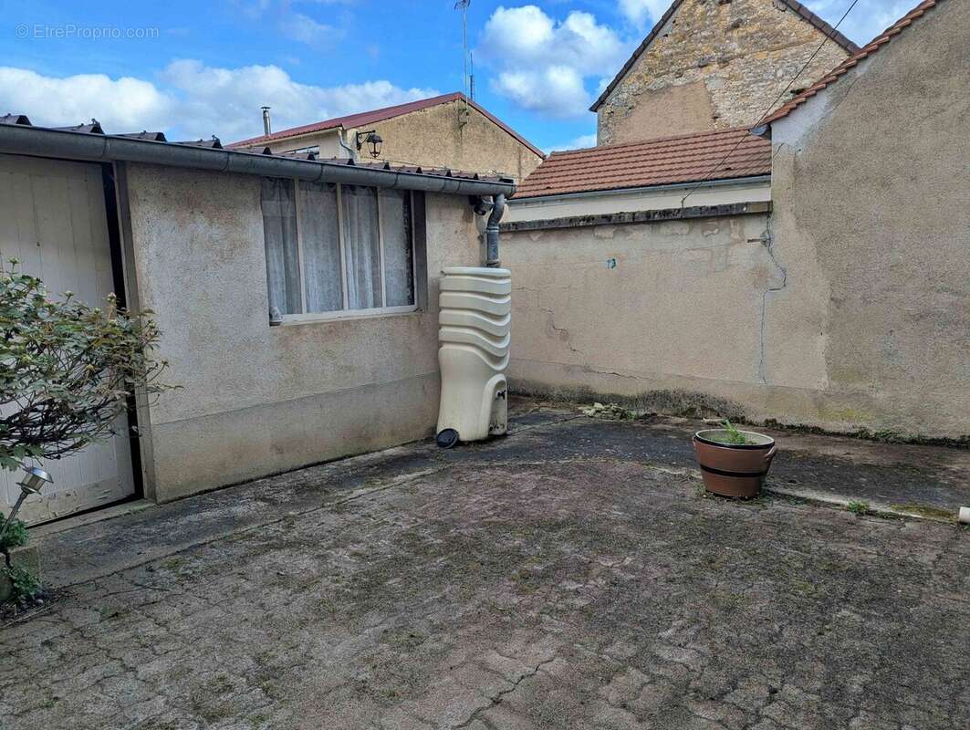 Maison de ville à vendre proche canal du Nivernais - Maison à COULANGES-SUR-YONNE
