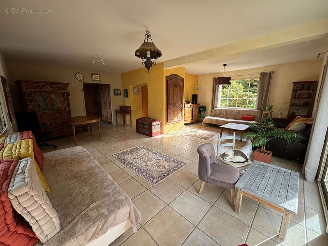 Maison à LAMPAUL-GUIMILIAU
