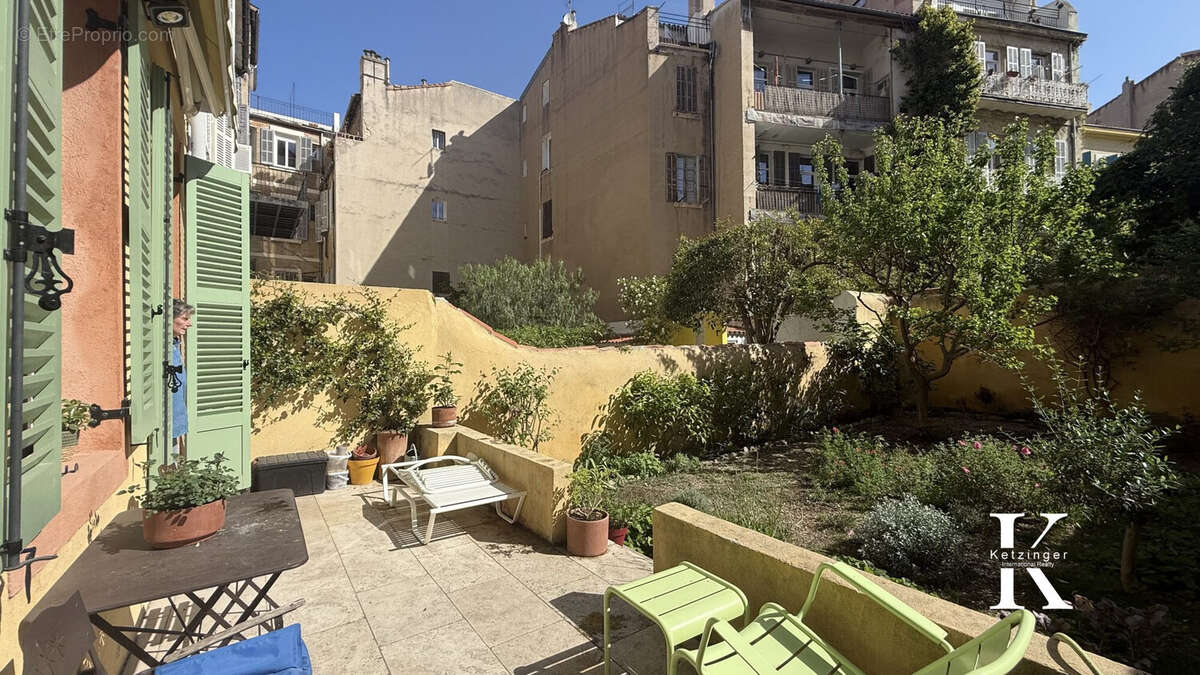 Appartement à MARSEILLE-6E