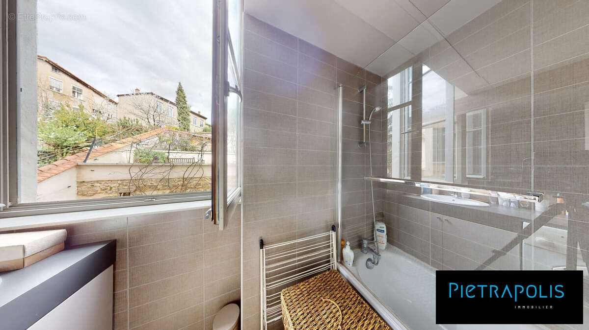 Appartement à CALUIRE-ET-CUIRE