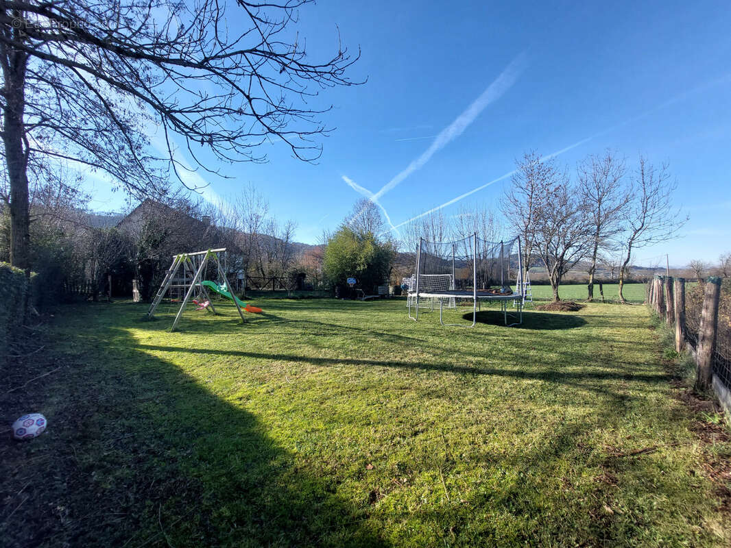 Maison à SEVERAC-L&#039;EGLISE