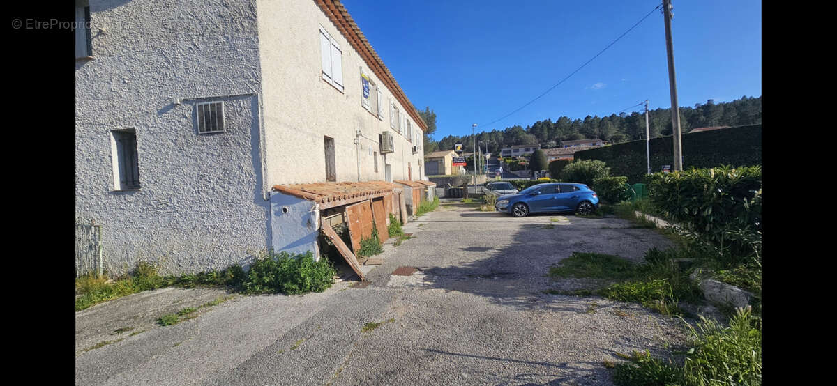 Commerce à LE TIGNET