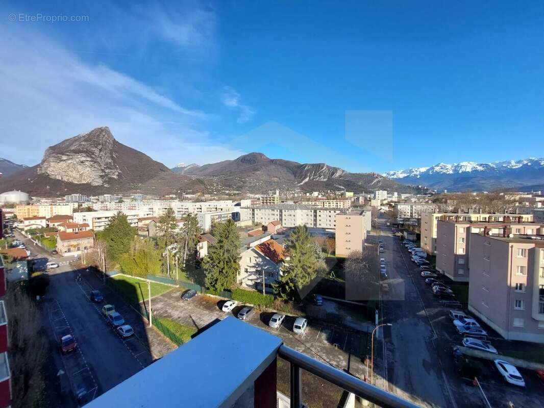 Appartement à FONTAINE