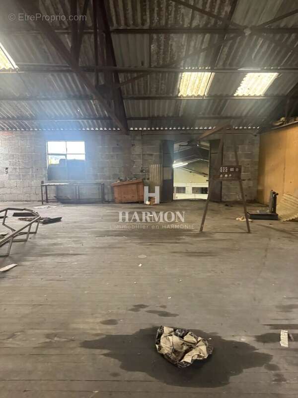 Harmon a vendre : Atelier   Oloron-Sainte-Marie - photo 5