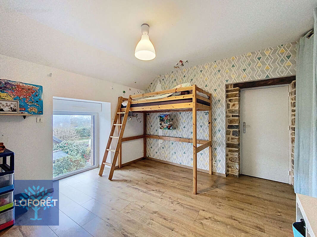 Maison à SAINT-CHRISTOPHE-DES-BOIS