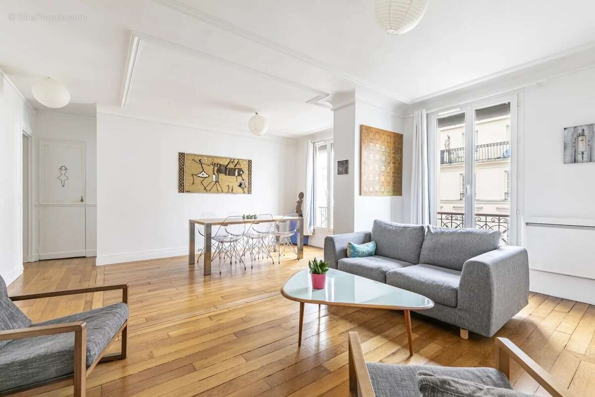 Appartement à PARIS-11E