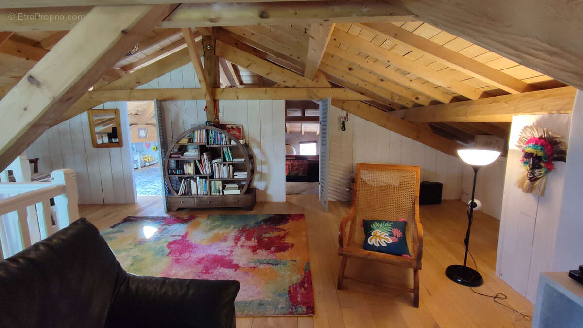 Maison à MONTAIGU-DE-QUERCY