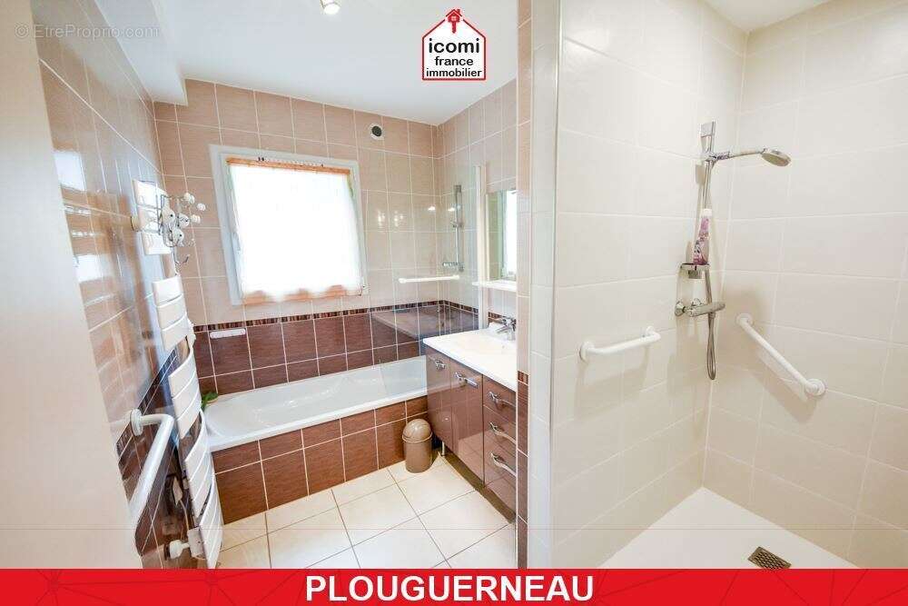 Maison à PLOUGUERNEAU
