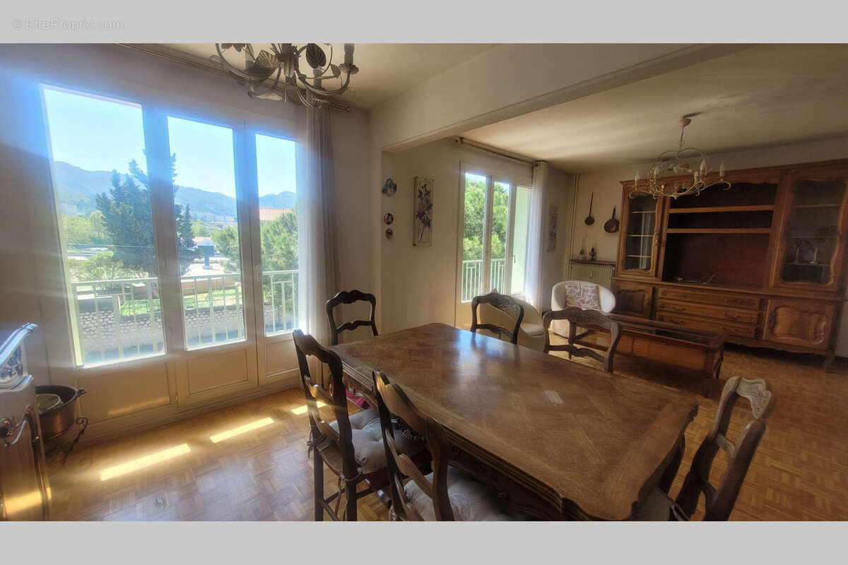 Appartement à MARSEILLE-11E