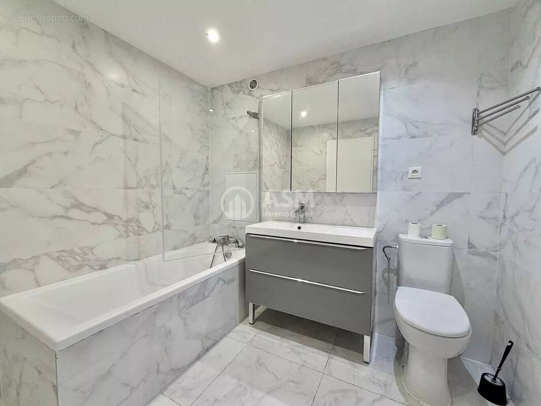 Appartement à COURBEVOIE