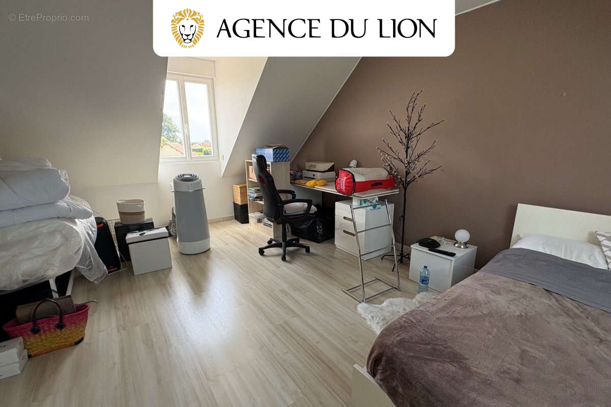 Maison 6 pièces 4 chambres sous sol total - photo 11