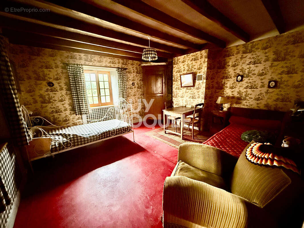 Maison à SERMENTIZON