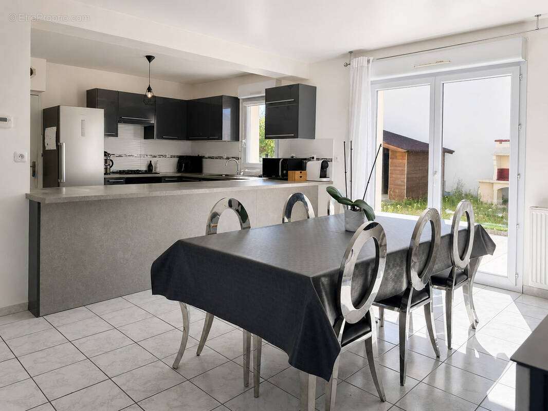 Maison familiale de 125m2 - 4 chambres - quartier certé à trignac - photo 2