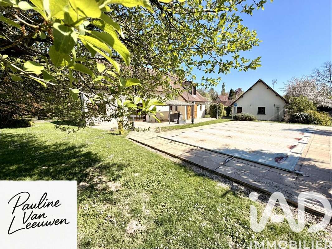 Maison 169 m² à Foucheres  - photo 4