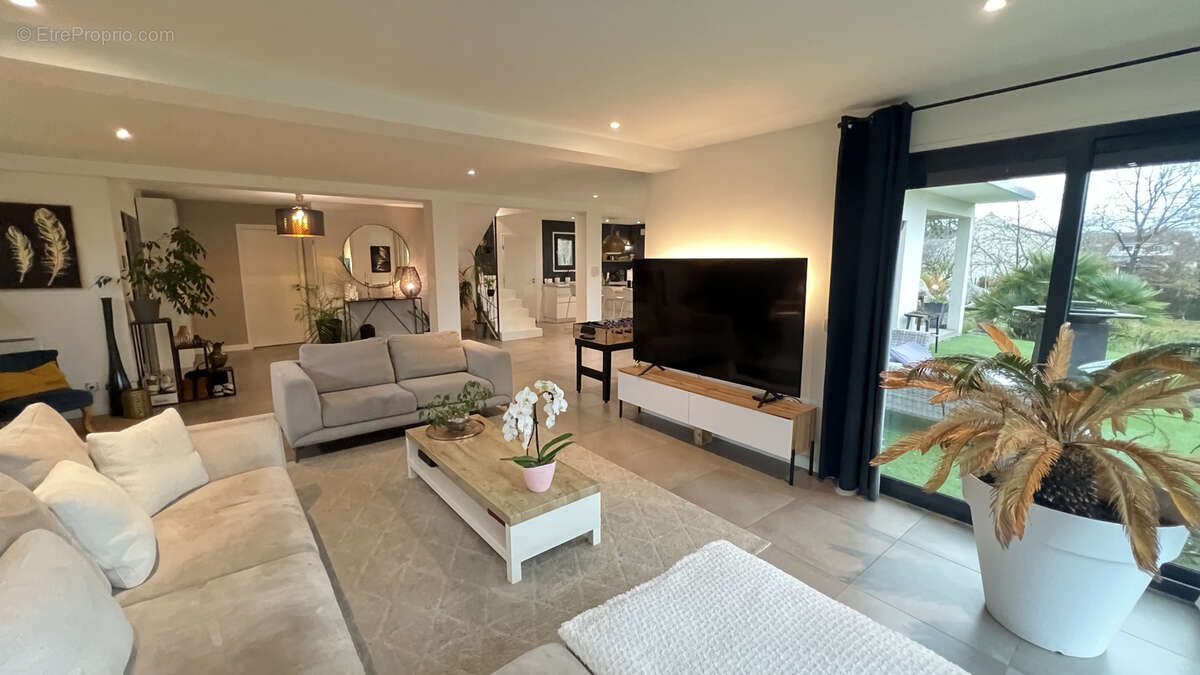 Maison à CHAMPCUEIL