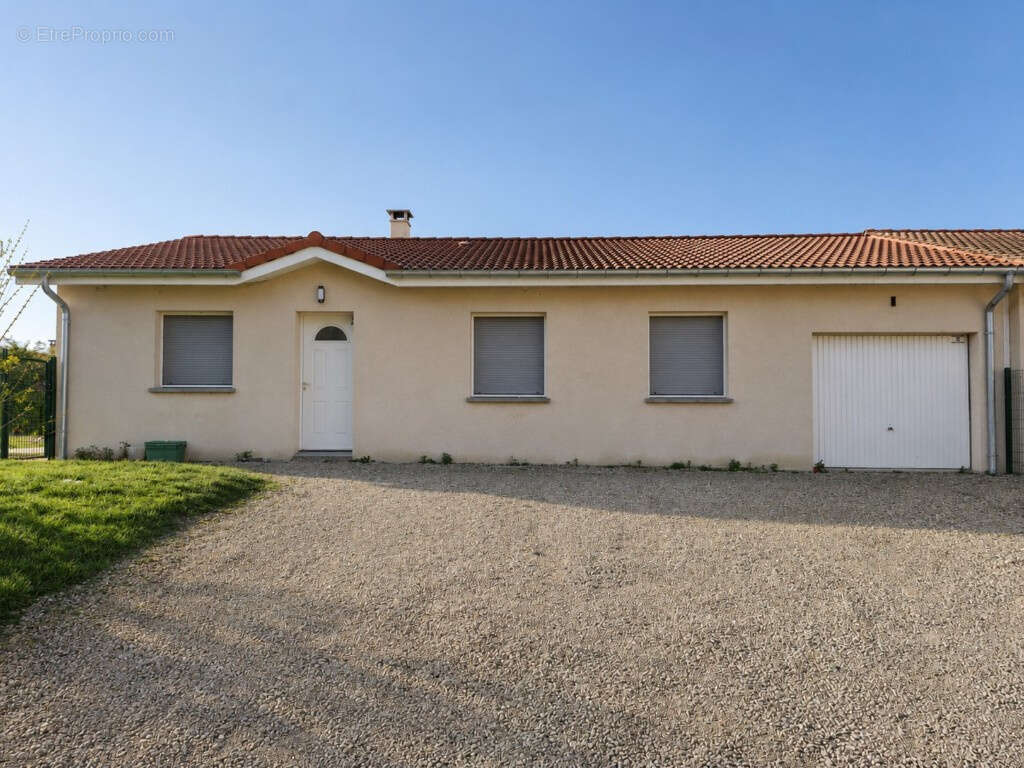 0116 PRIAY Villa de plain-pied 2019, 3 chambres et garage sur terrain clos de 630 m2 - photo 4