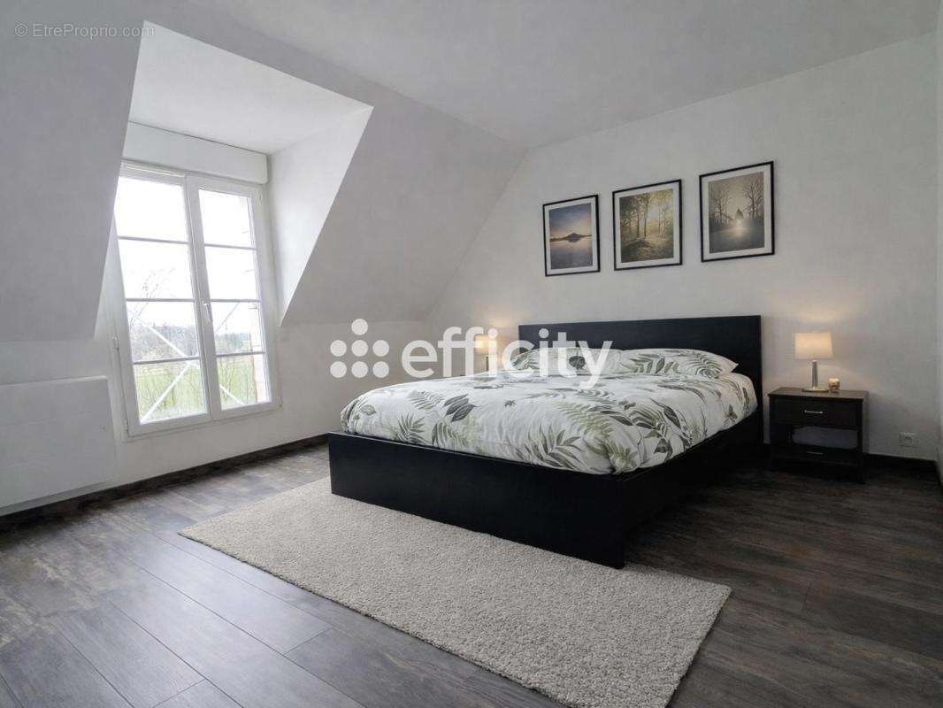 Maison à SAINT-LAURENT-EN-GATINES