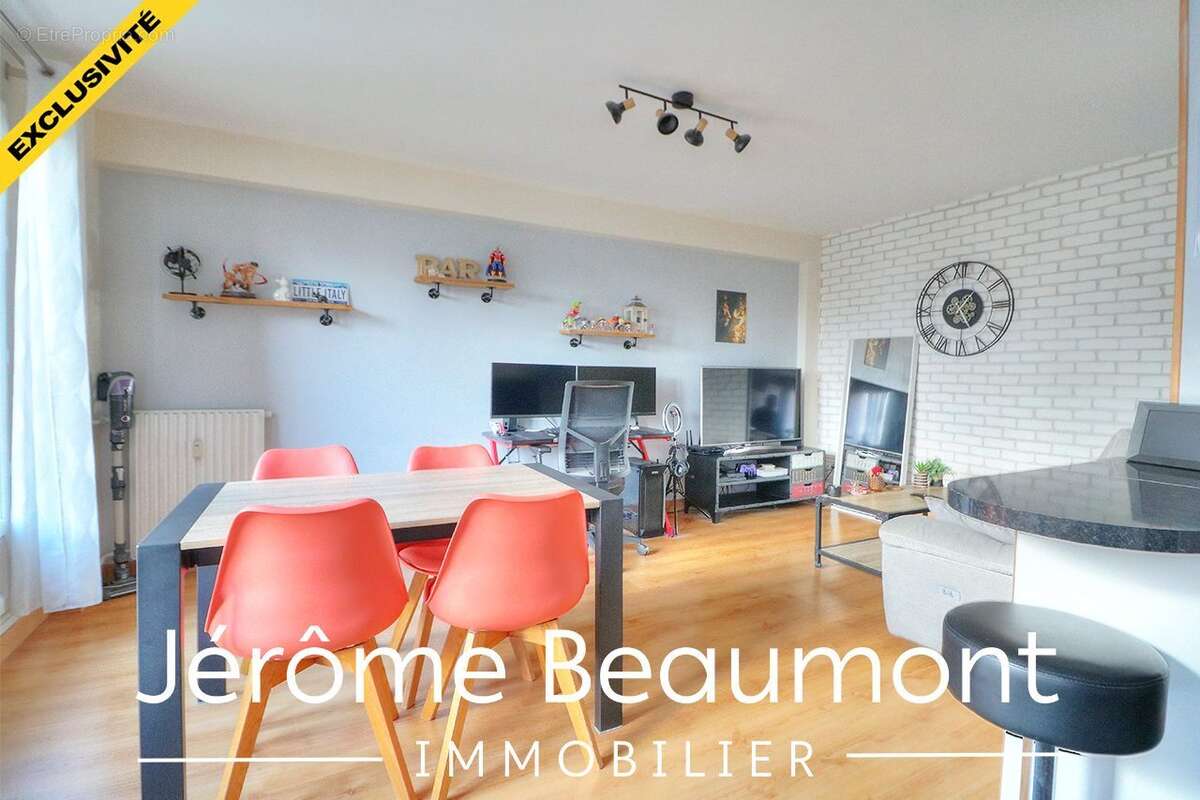 Appartement à EZANVILLE