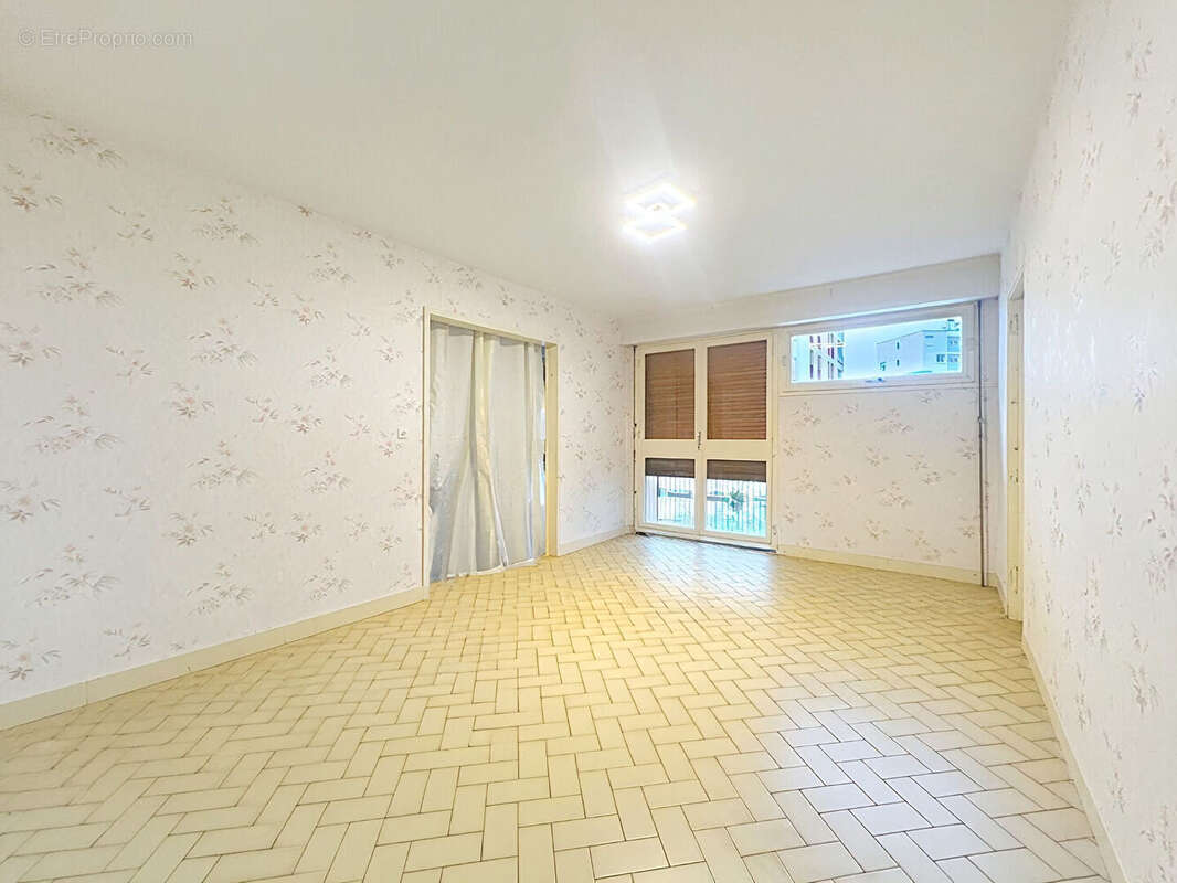 Appartement Chalons En Champagne 4 pièce(s) 70.71 m2 - photo 2