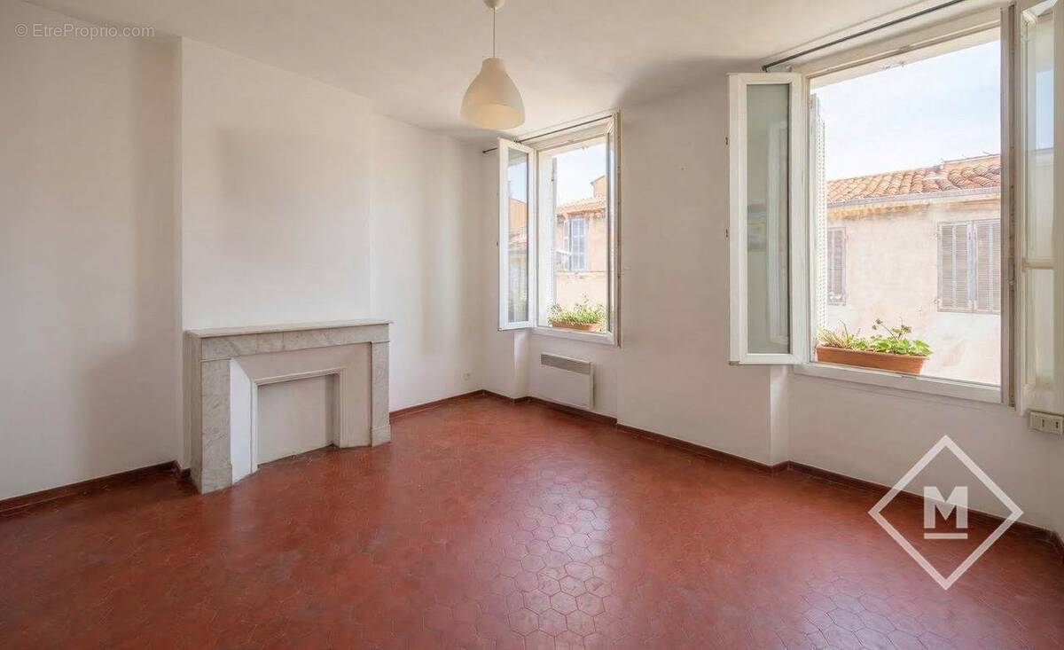 Appartement à MARSEILLE-6E