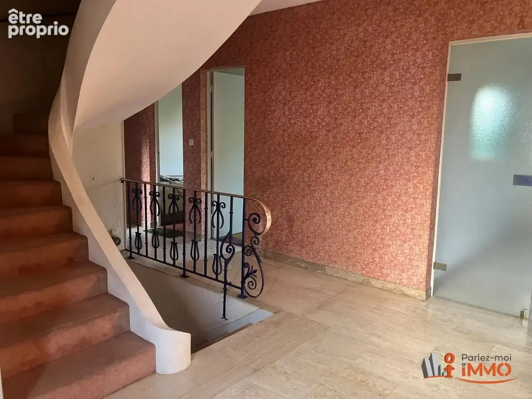 Villa traditionnelle sur 6490m2 de terrain constructible - photo 7